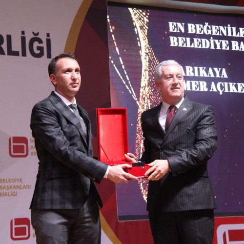 En Beğenilen Belediye Başkanları Ödül Töreninden İlçemize İki Ödülle Döndük.